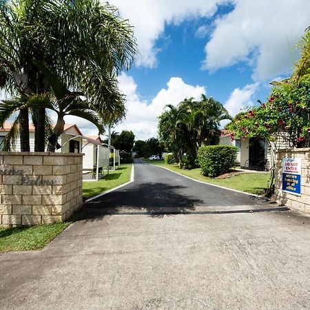 Sarina Palms Caravan And Cabins Village מראה חיצוני תמונה
