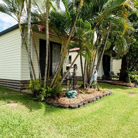 Sarina Palms Caravan And Cabins Village מראה חיצוני תמונה