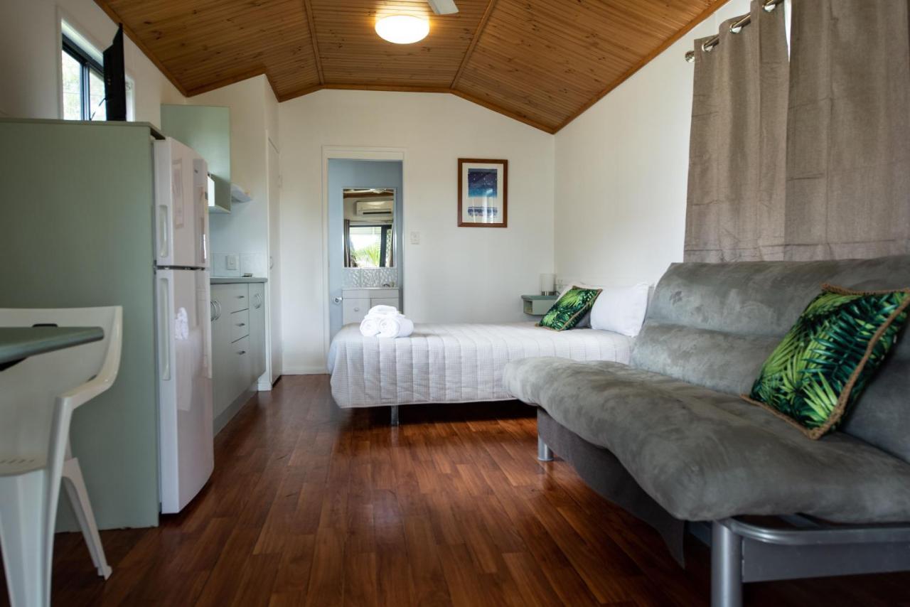 Sarina Palms Caravan And Cabins Village מראה חיצוני תמונה