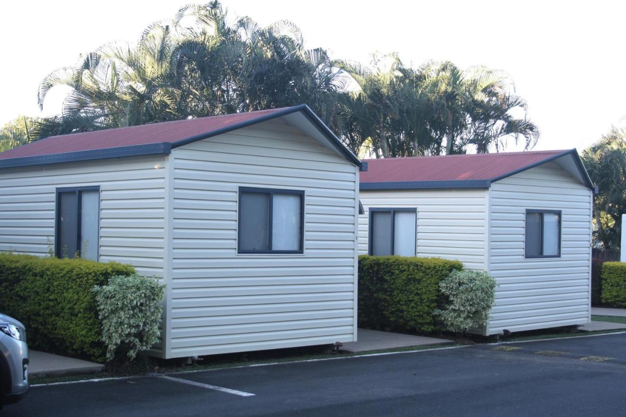 Sarina Palms Caravan And Cabins Village מראה חיצוני תמונה